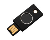 YubiKey Bio – FIDO Edition. Κλειδί ασφαλείας USB A με αναγνώριση δακτυλικού αποτυπώματος. Yποστηρίζει βιομετρικό έλεγχο ταυτότητας χρησιμοποιώντας αναγνώριση δακτυλικών αποτυπωμάτων για ασφαλείς και απρόσκοπτες συνδέσεις χωρίς κωδικό πρόσβασης. SKU: 5060408464168